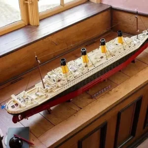 Titanic 9090-Piece Giant Ship Building Set